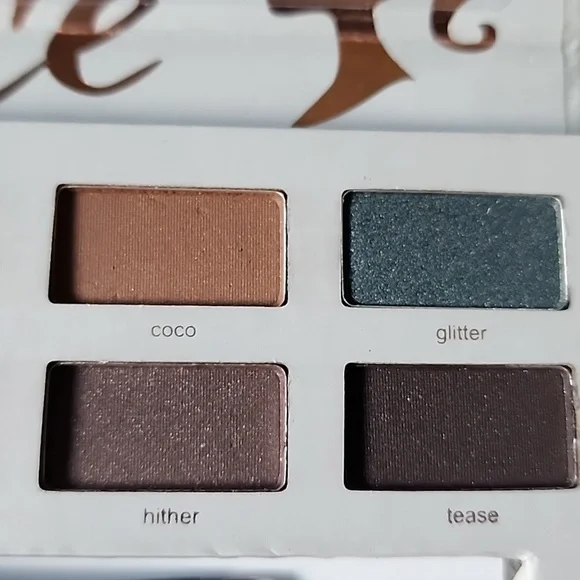 New Doll Face neutral Eye Shadow Palette - Picture 4 of 15